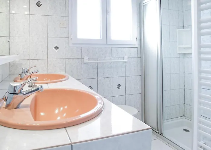 Holiday home Three-bedroom In Sur